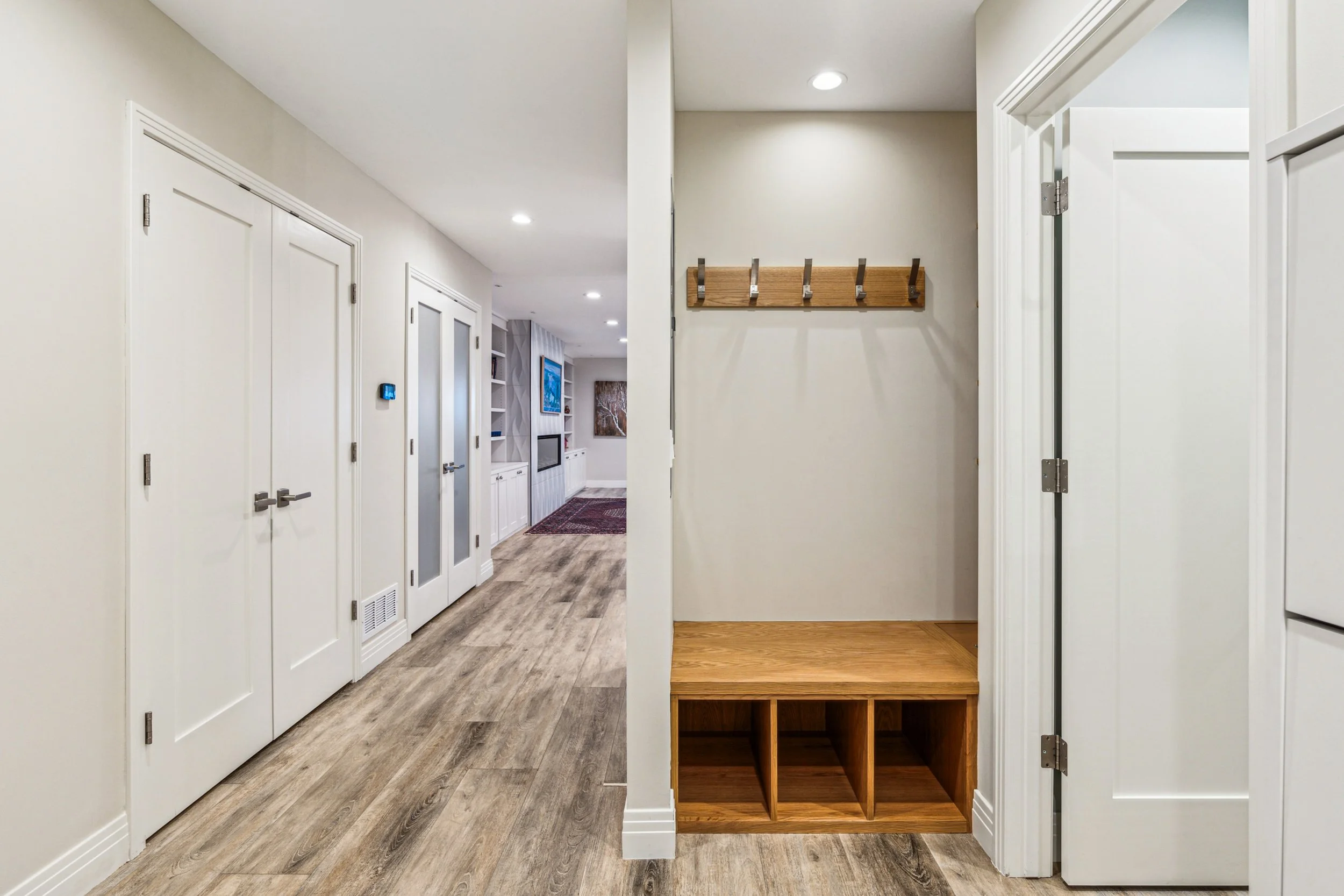 7-007-Mudroom-1534-Bradley-Dr.jpg