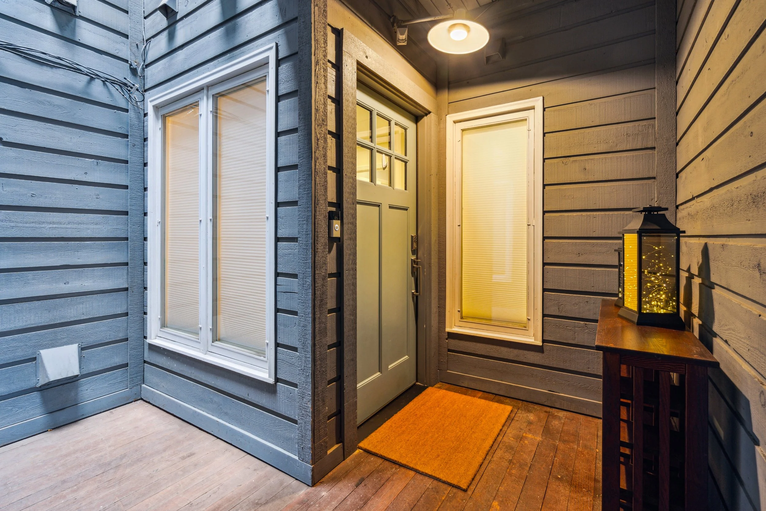 5-005-Porch-1534-Bradley-Dr.jpg