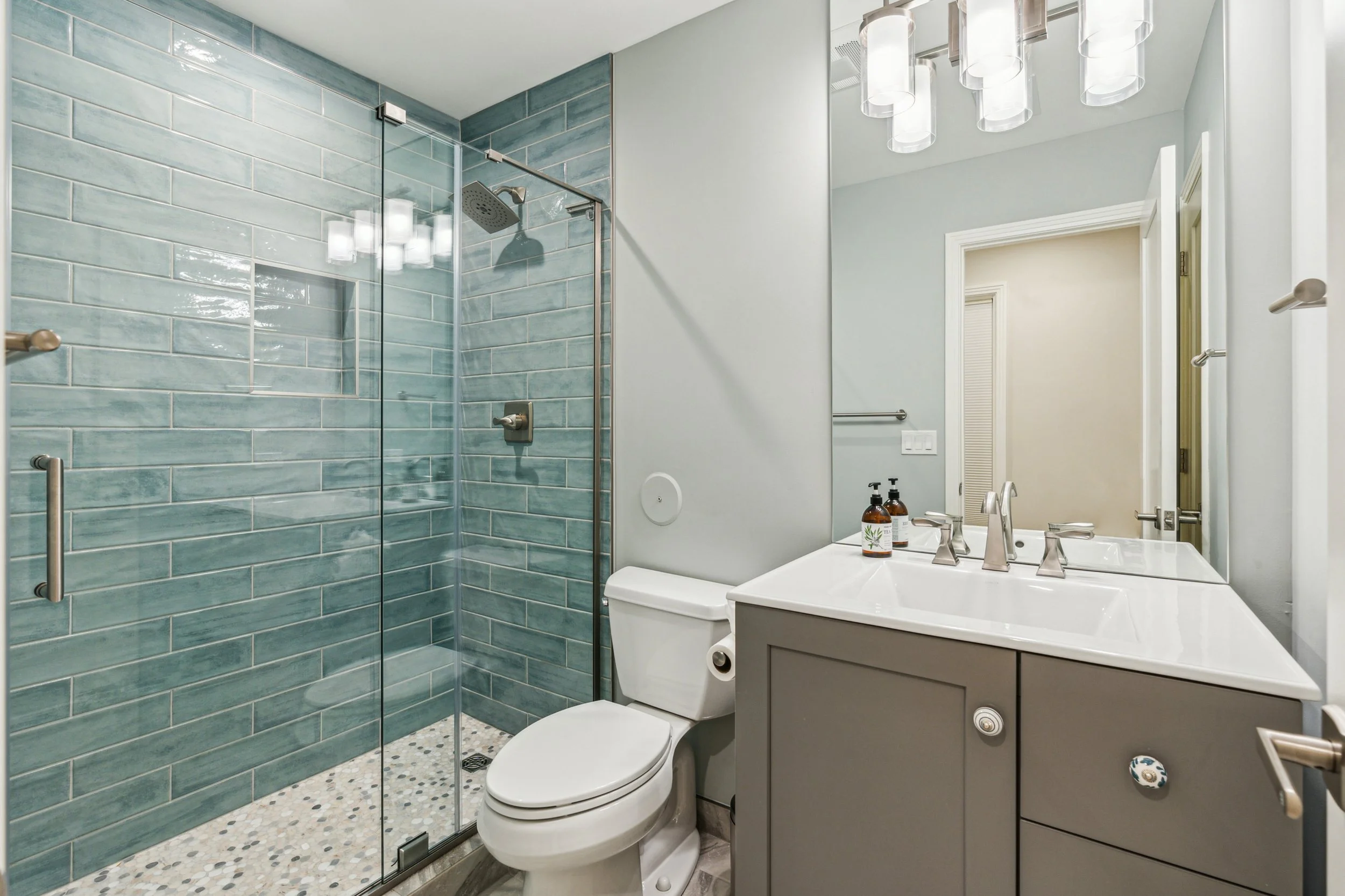 45-045-Bath-1534-Bradley-Dr.jpg