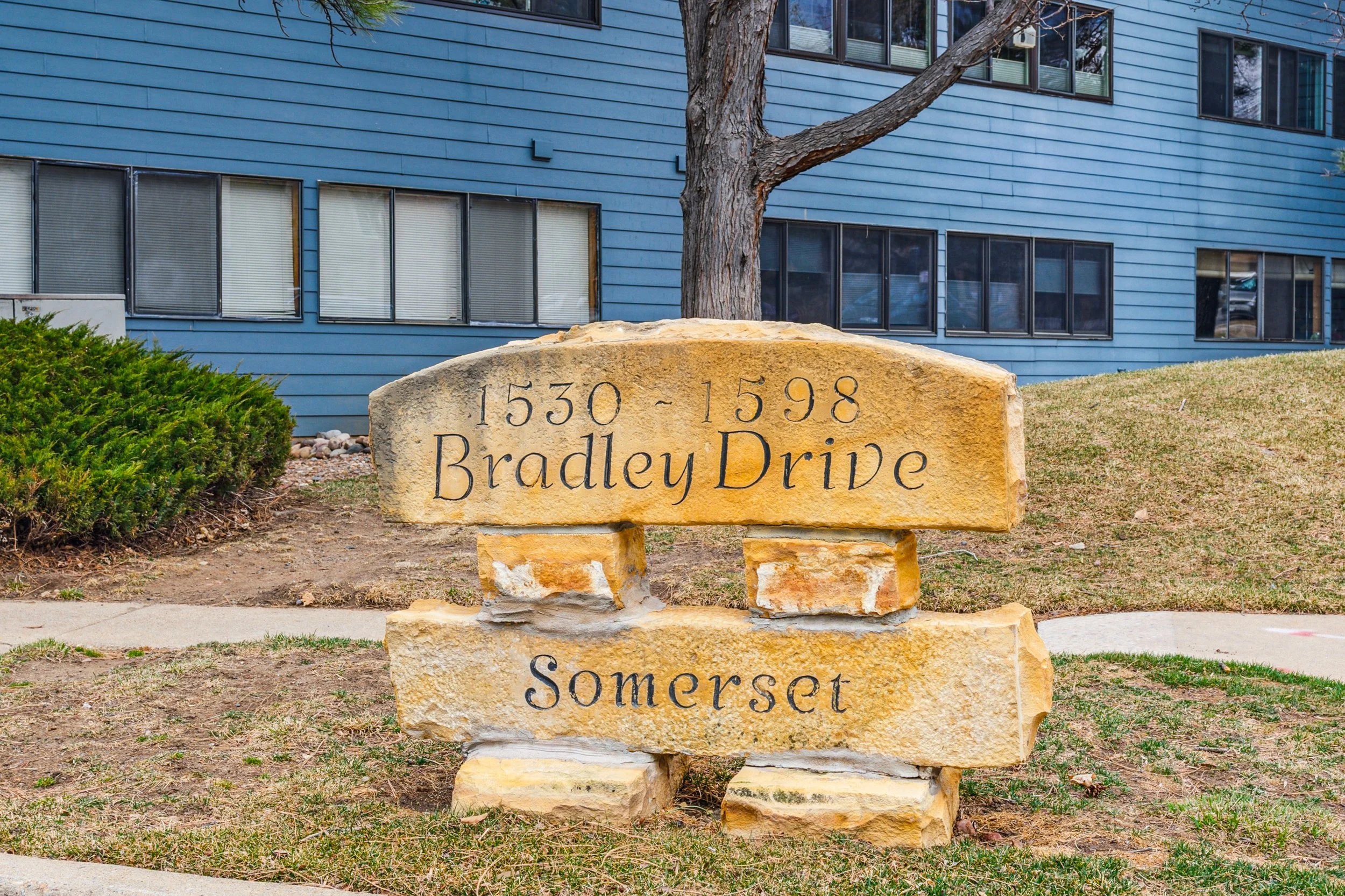 46-046-Neighborhood-1534-Bradley-Dr.jpg
