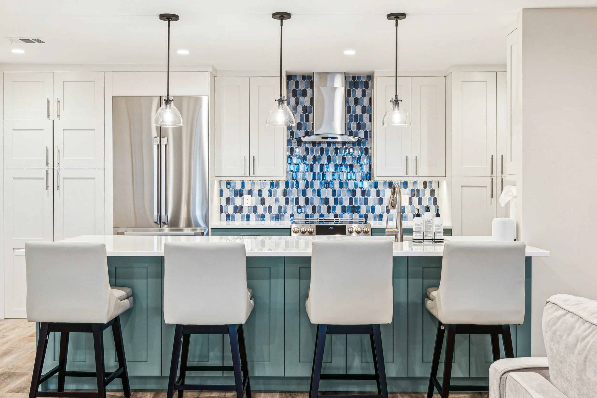 22-022-Eat-In-Kitchen-1534-Bradley-Dr.jpg