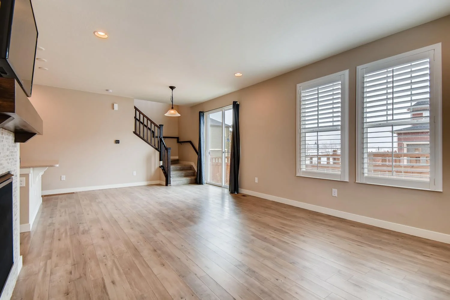 16437 Zuni Place Broomfield CO-large-004-002-Living Room-1499x1000-72dpi.jpg