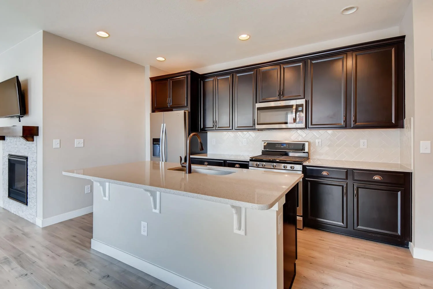 16437 Zuni Place Broomfield CO-large-010-011-Kitchen-1499x1000-72dpi.jpg