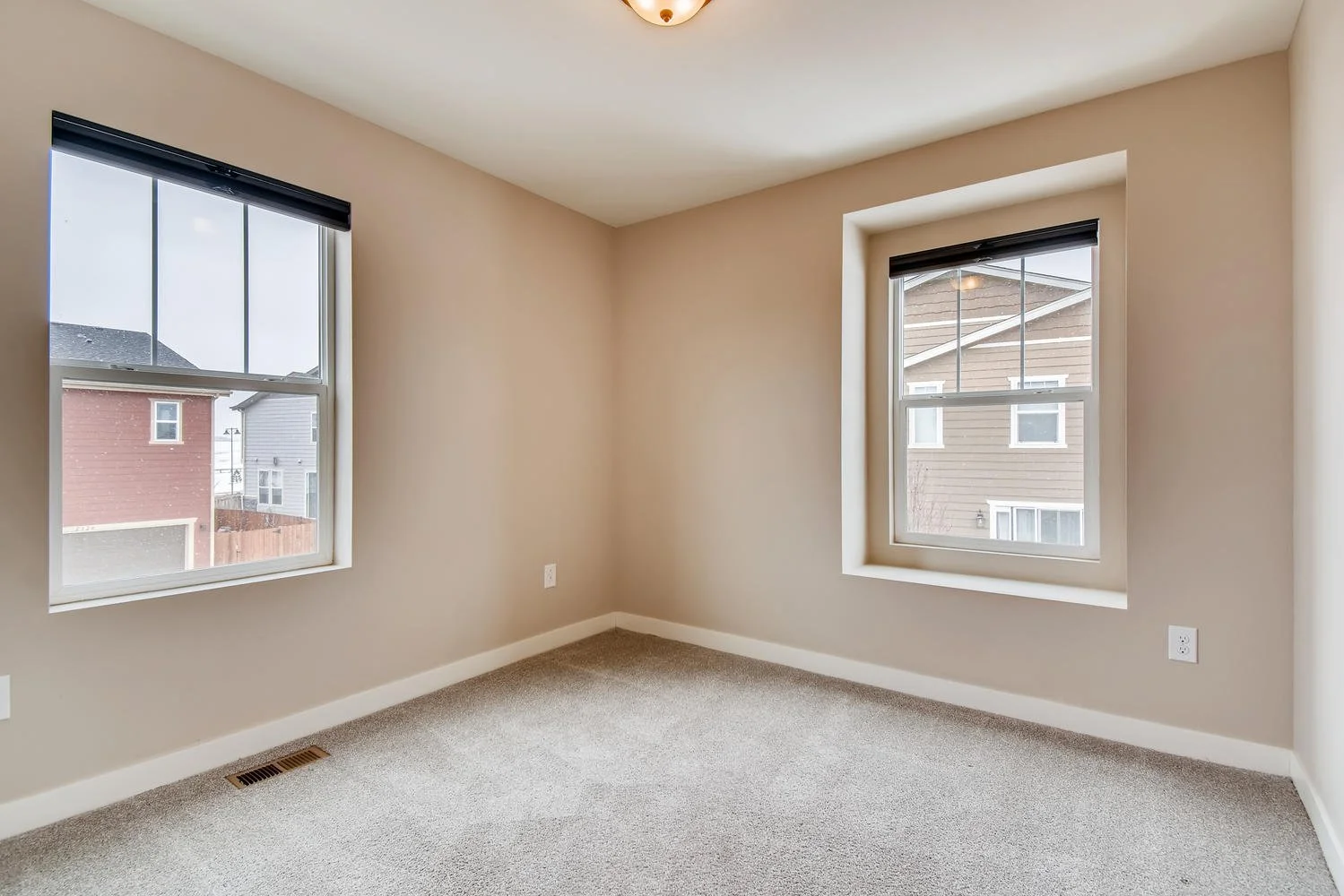 16437 Zuni Place Broomfield CO-large-018-018-2nd Floor Bedroom-1499x1000-72dpi.jpg
