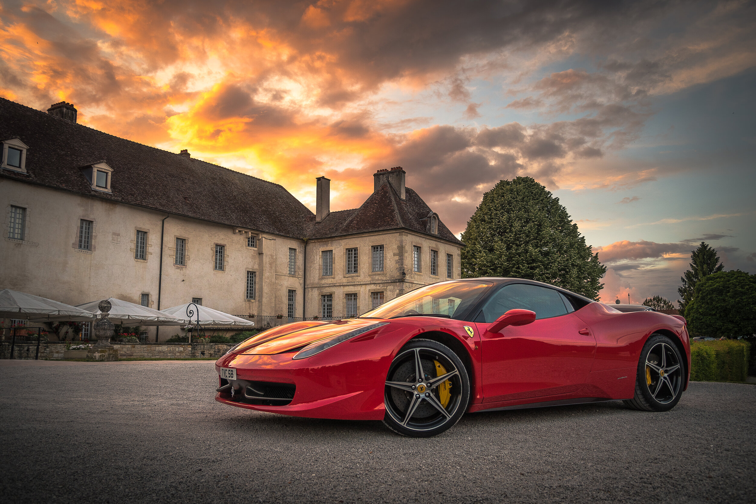 This picture makes even me want a Ferrari, and I own a 13 year old Fiat Punto, which I share with my sister, so you can probably guess at my relationship with cars