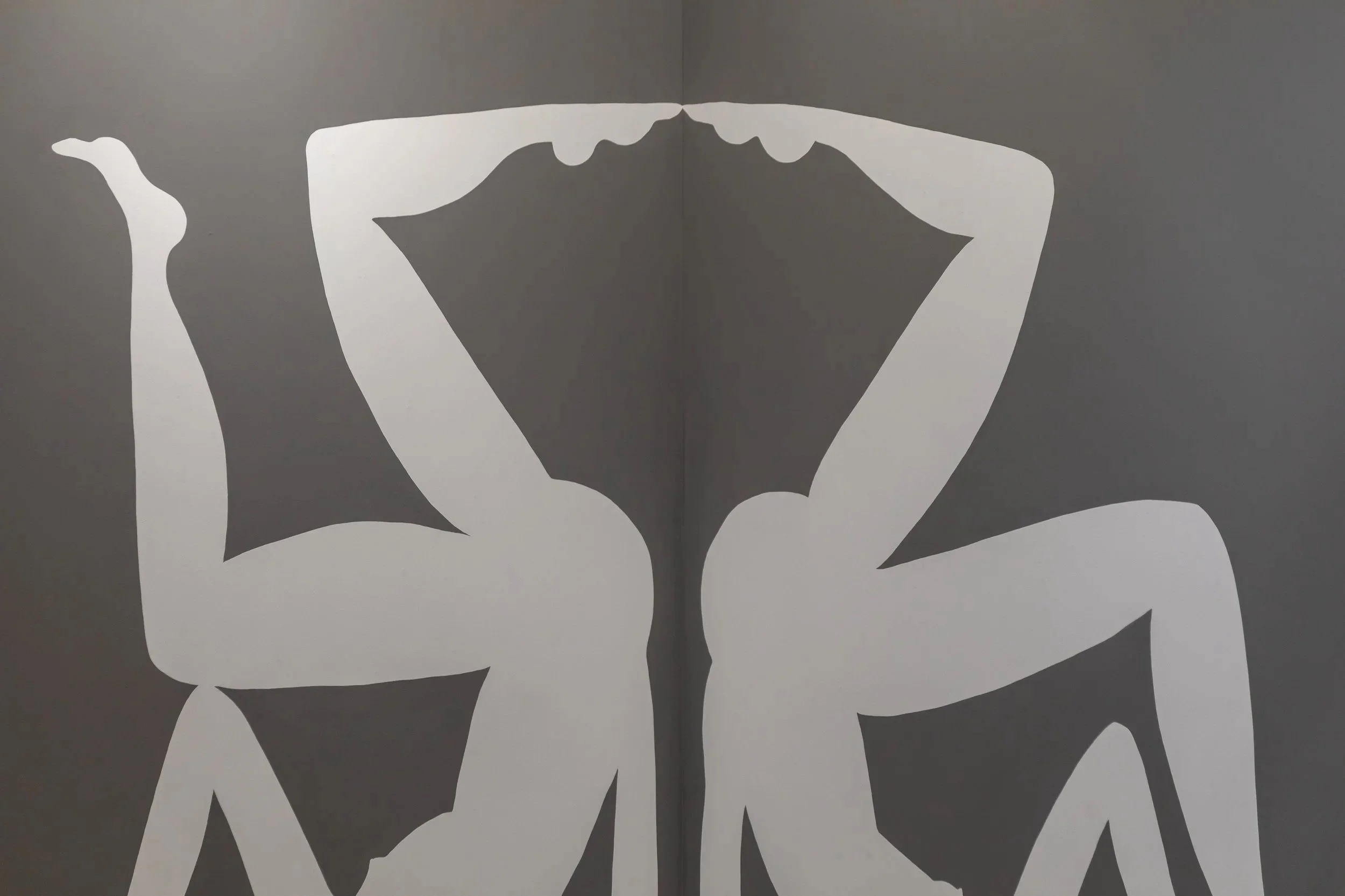   Lift (for DK) , 2026 detail latex paint on gallery walls 113.5 × 134.5 inches Sandler Hudson Gallery, Atlanta, GA Photo by Michael Shepherd 