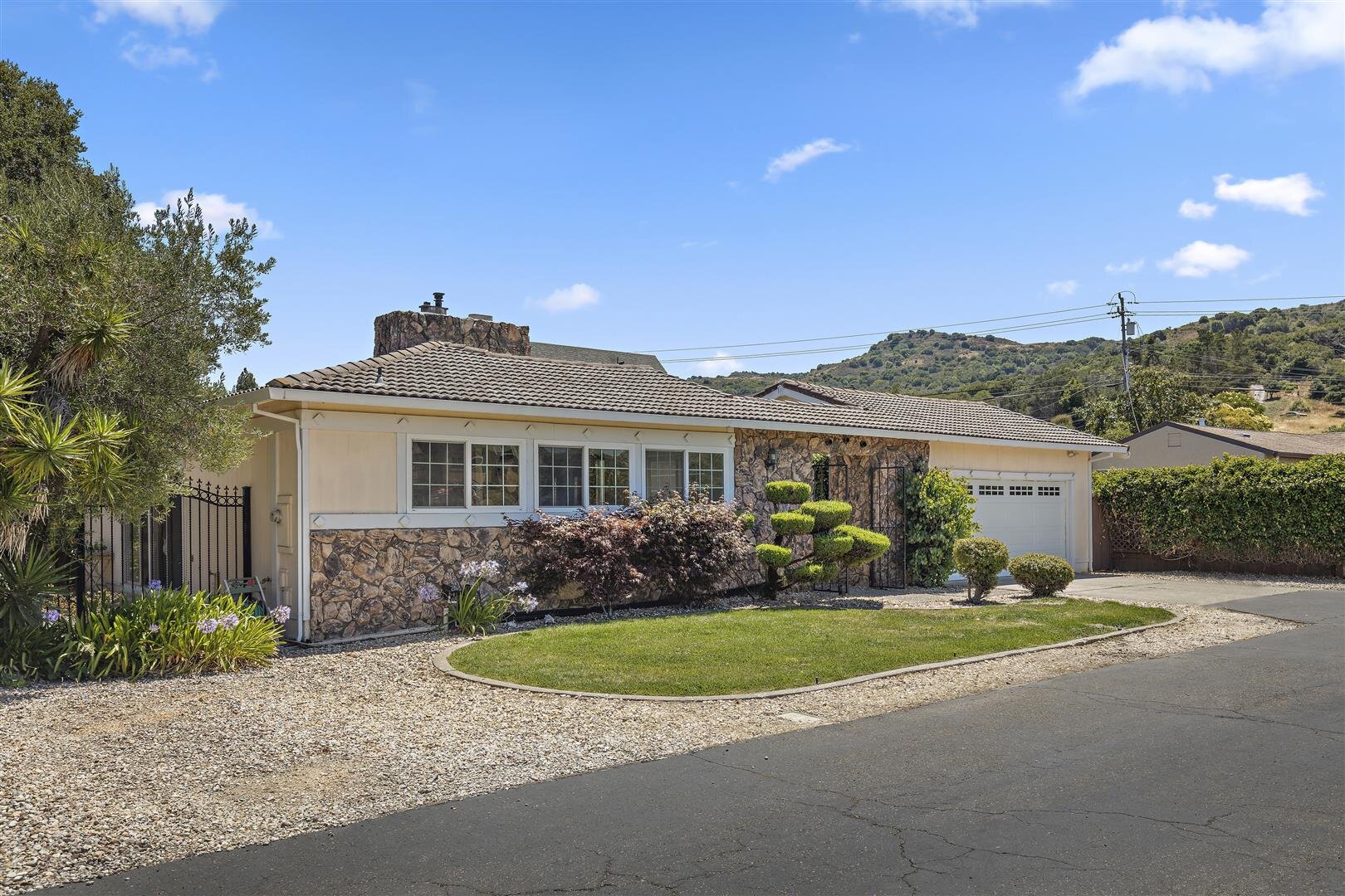 MLS 4957 San Pablo Dam Rd01.JPG