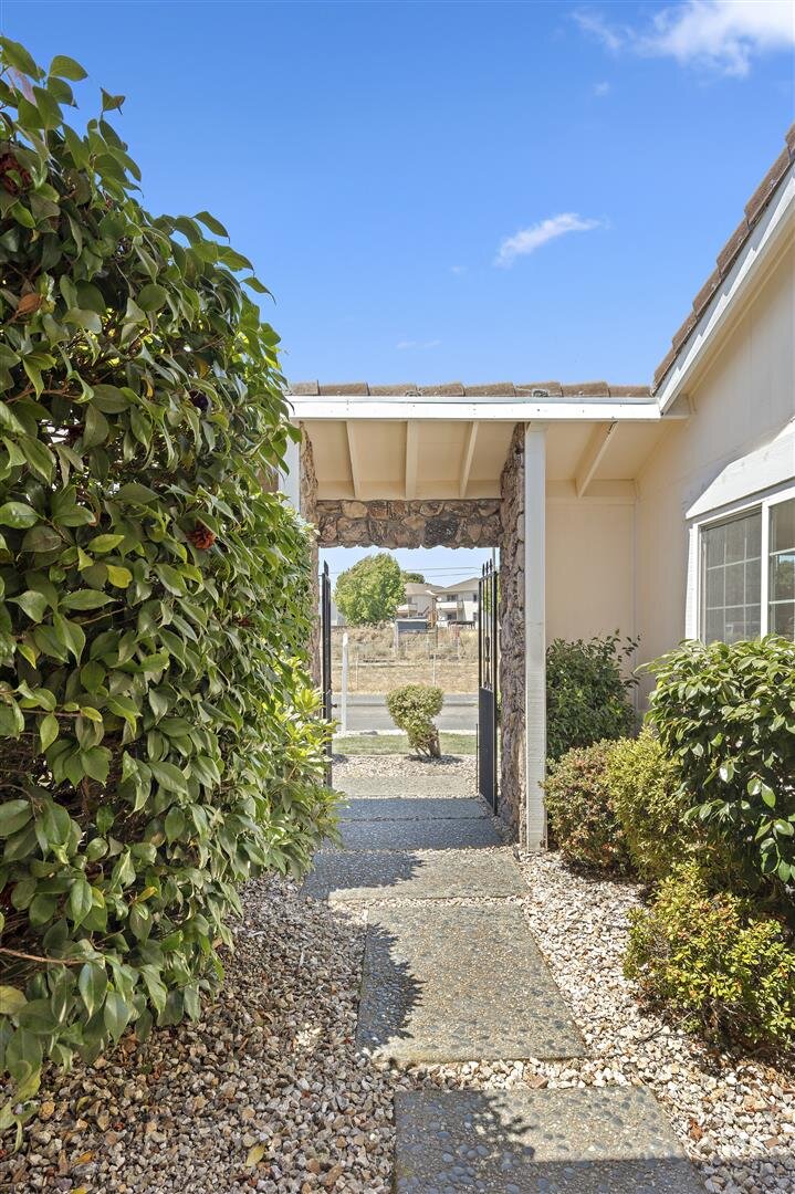 MLS 4957 San Pablo Dam Rd07.JPG