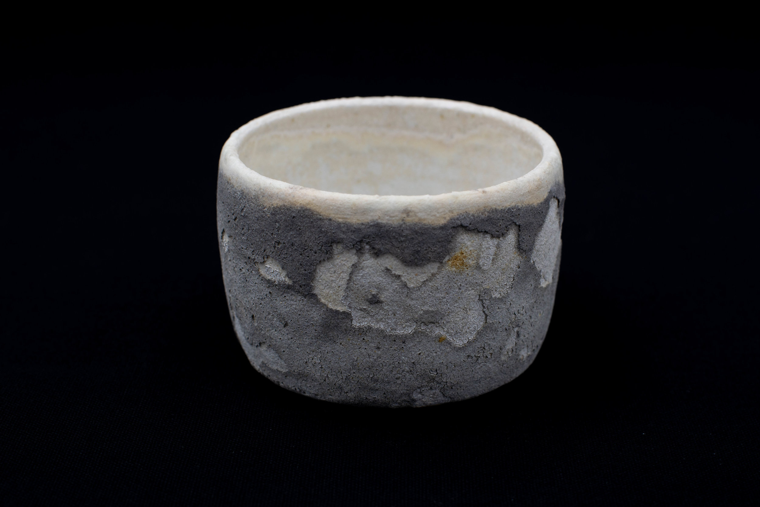 SHORT_TEXTURED_VASE-2.jpg
