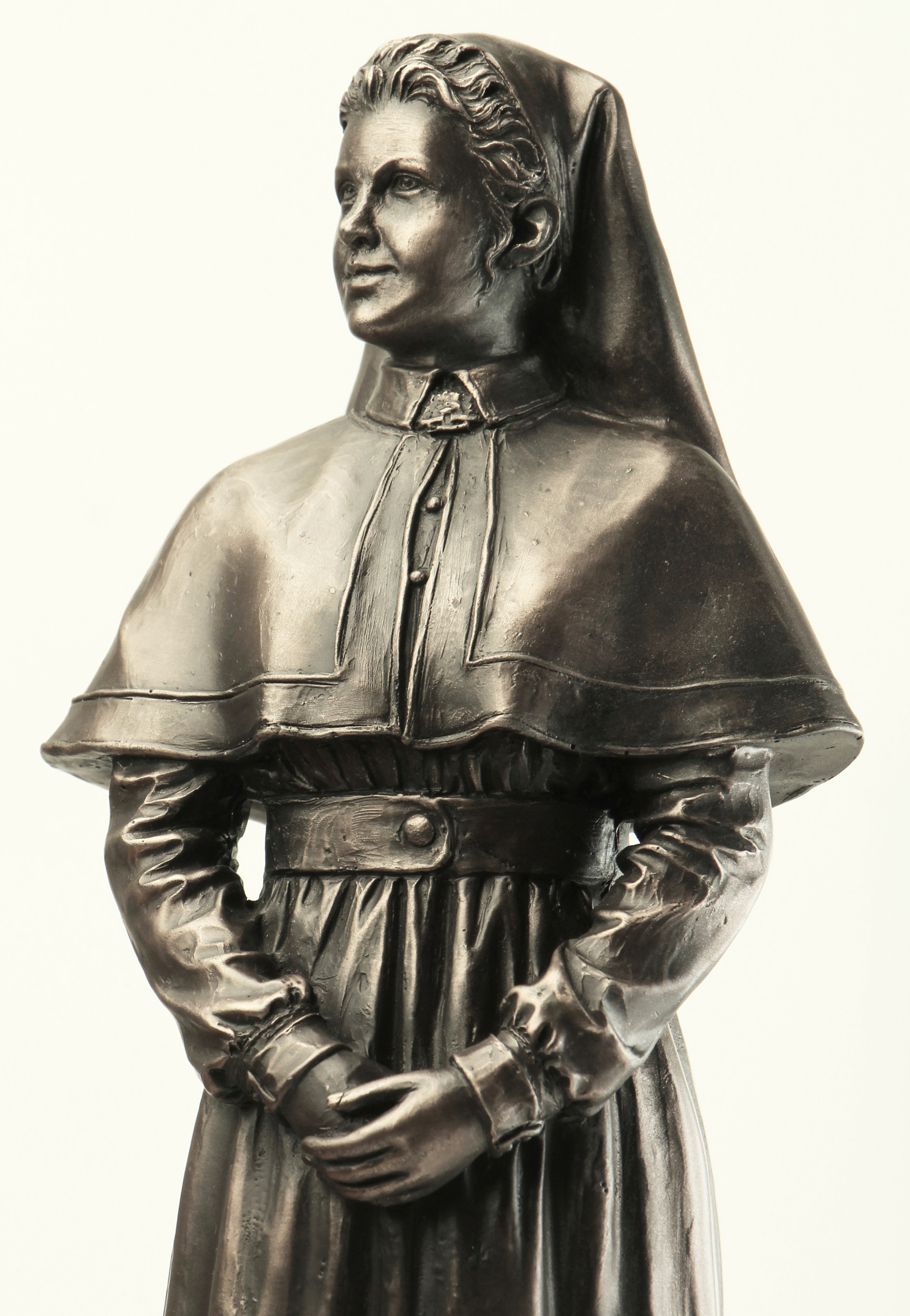 AUSTRALIAN ARMY NURSE BRONZE STUDY