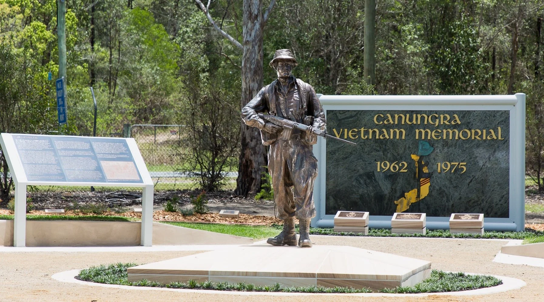 VIETNAM MEMORIAL SCULPTURE LWC CANUNGRA