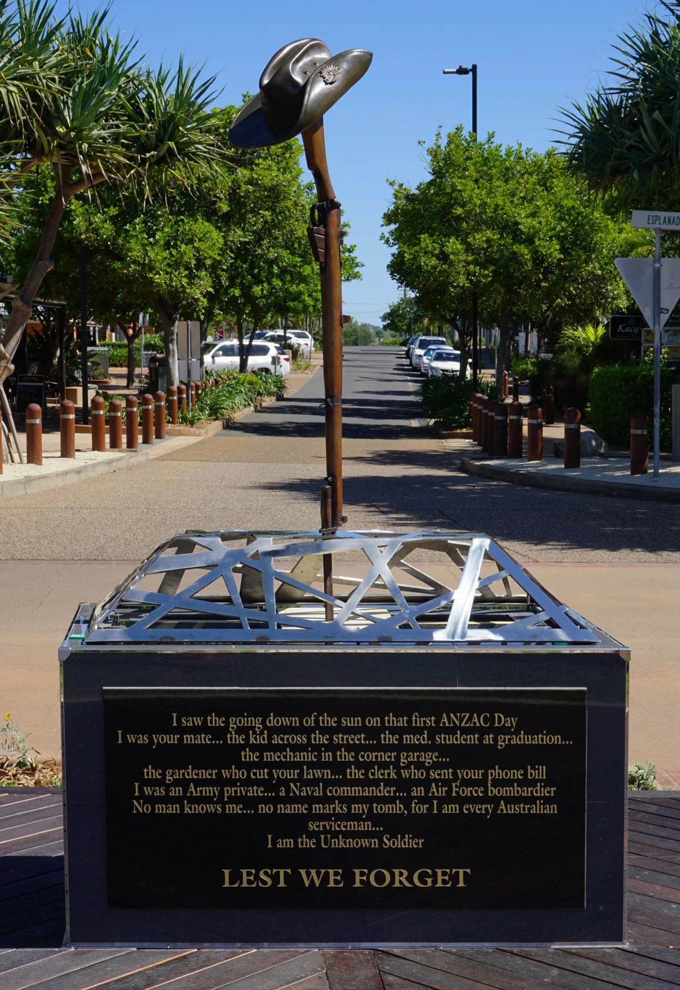 BARGARA FORESHORE MEMORIAL BUNDABERG QLD