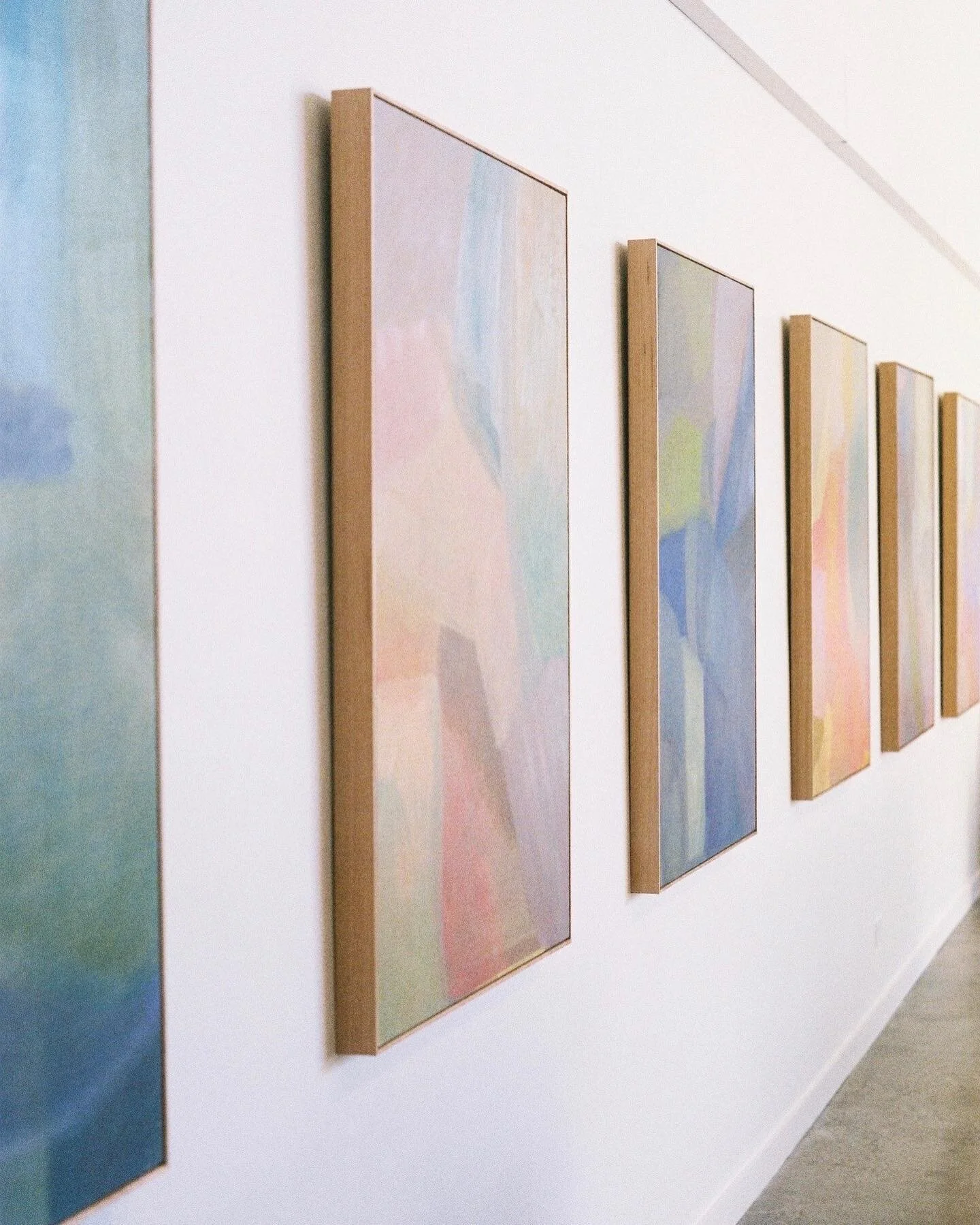 It was a pleasure to work with @saramariadarling in making the birch boards and finishing them with waxed tas oak box frames. 

Congrats on the show Sara.