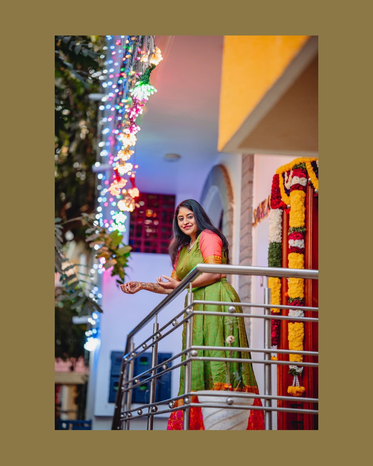 Happy moments of this beautiful bride 📸
.
In frame
Bride: @spurthi_patil 
.
#bridalshoot #bridetobe #mehendiphotography #capturingemotions #bangalorephotographer