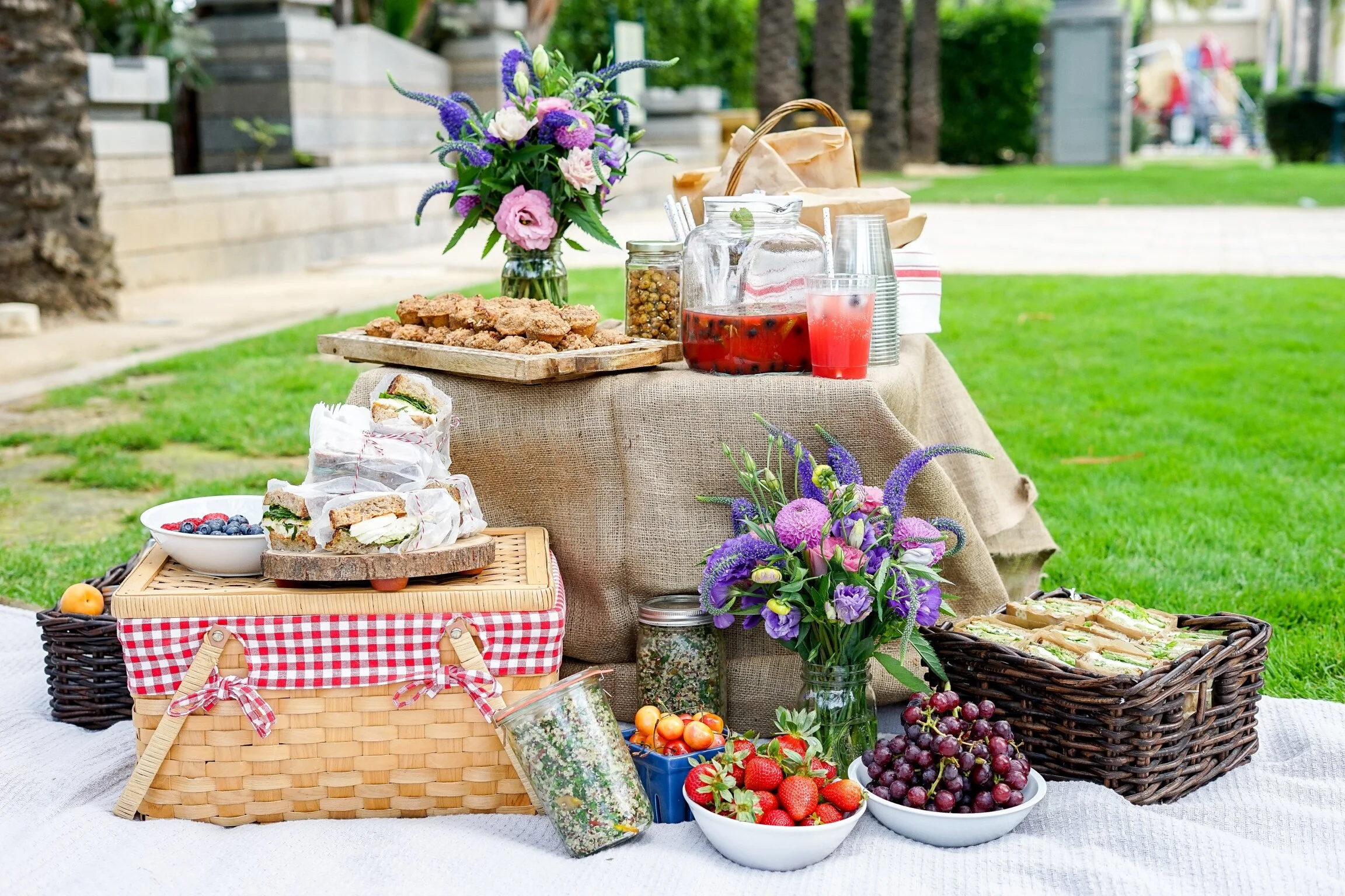 Yoga e brunch all'aperto