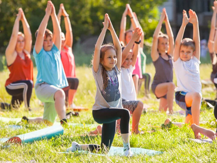 Yoga Bimbi all'aperto (mentre i genitori praticano con noi) 
