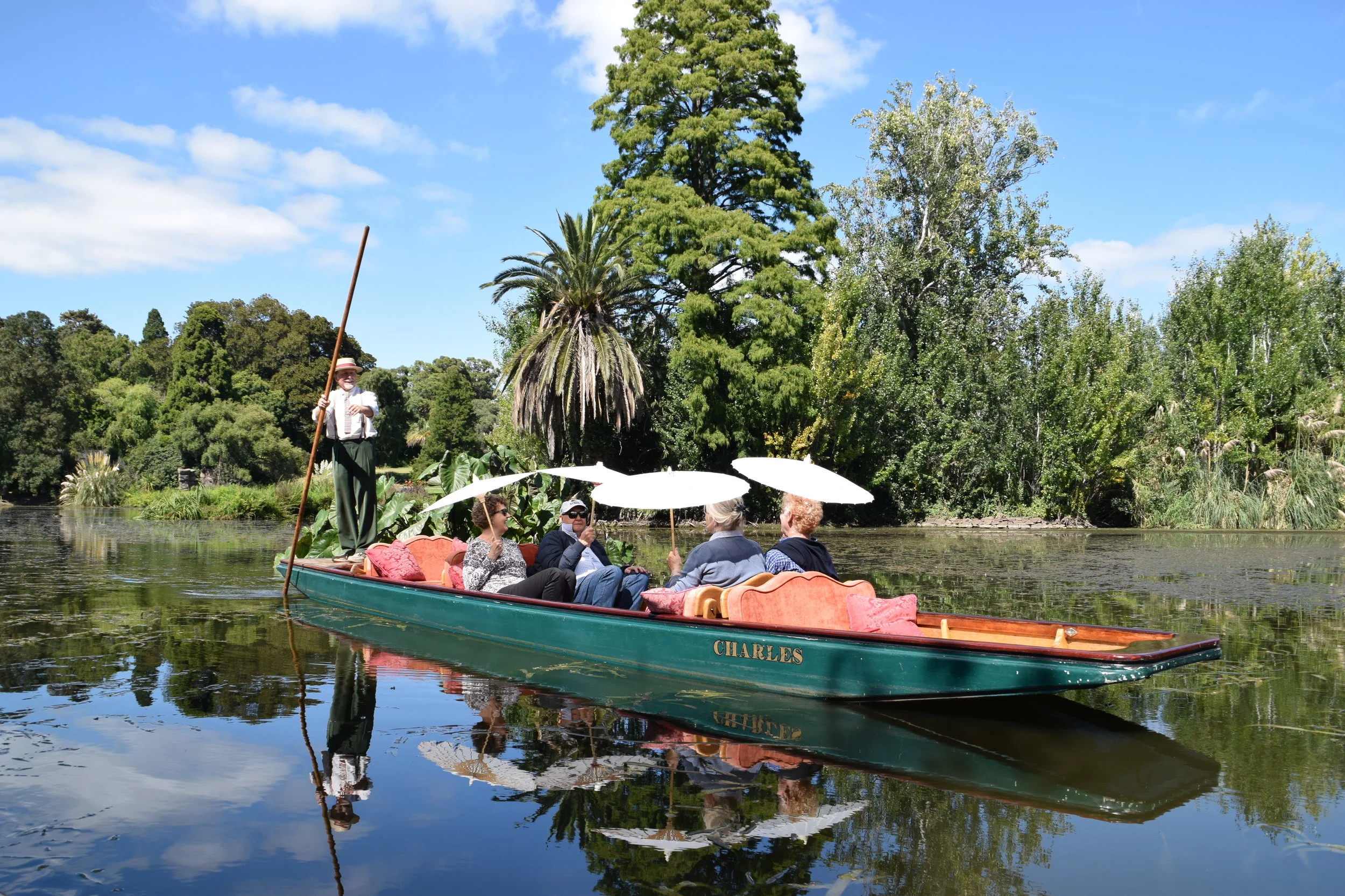 Melbourne Bus Tour-History Tour-Gardens and Days Gone By-Botanic Gardens-Guided Boat Tour