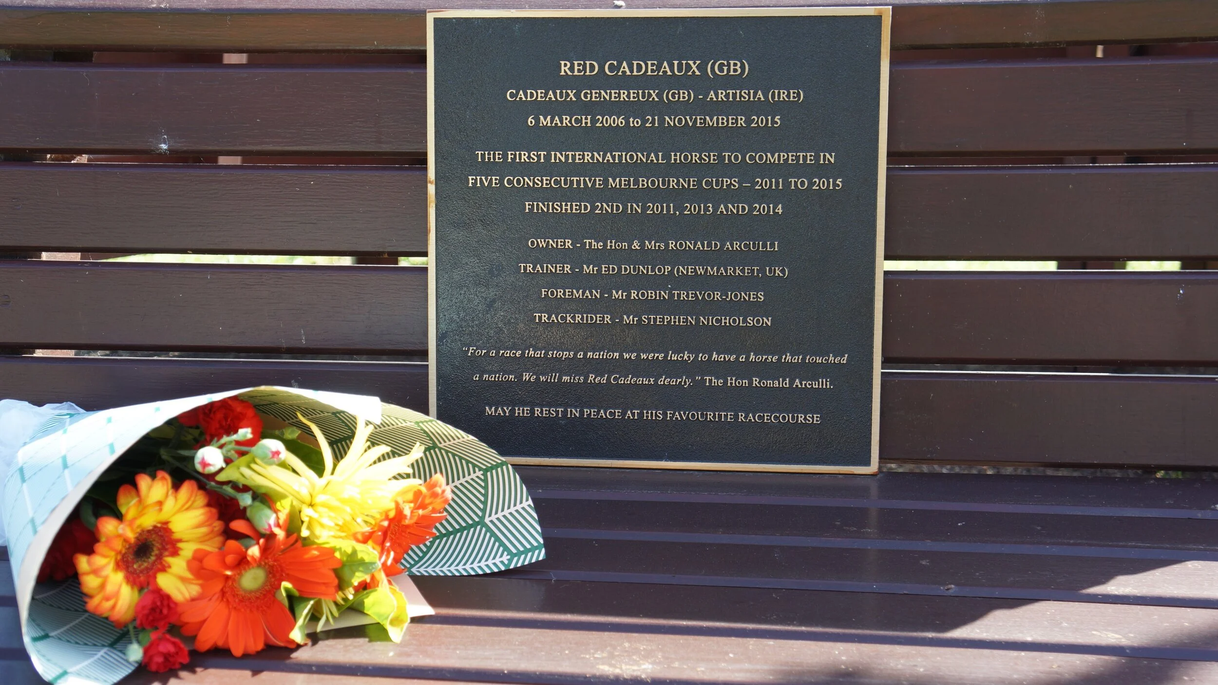Unveiled on 20 February 2016 is Red Cadeaux’ final resting place at Flemington.
