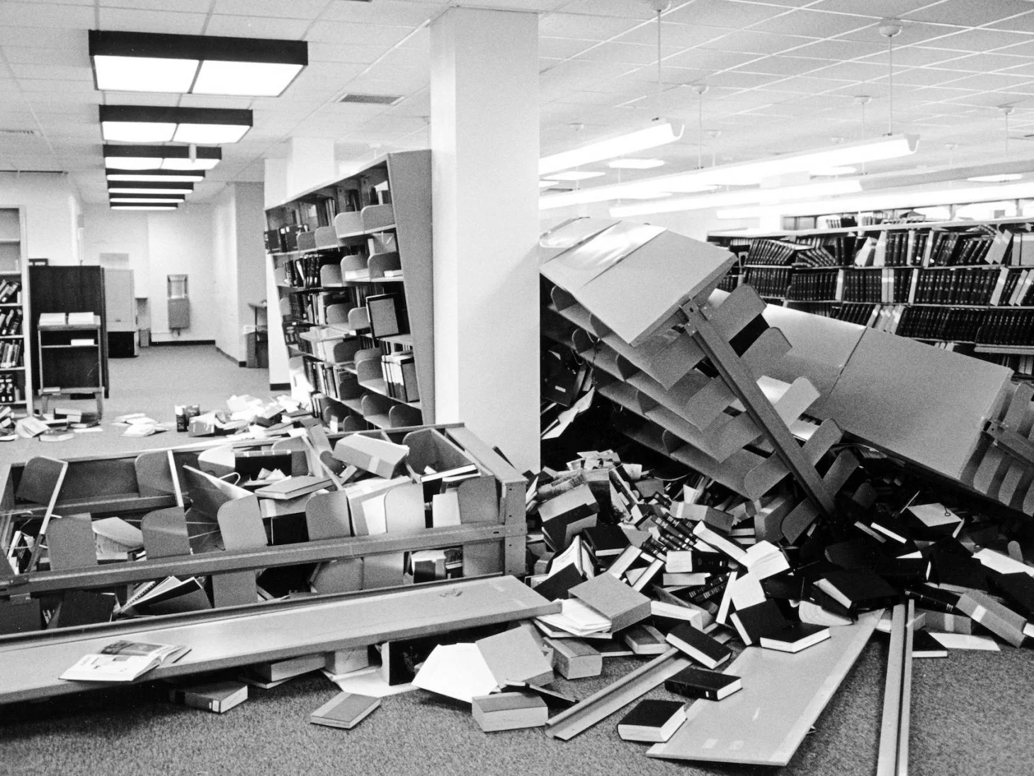 Loma Prieta earthquake, Stanford Library. Photo credit: Chuck Painter/Stanford News Service