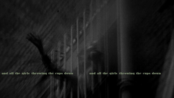 Елізабет Прайс, кадр з відео «Хор Вулворта 1979 року», 2012