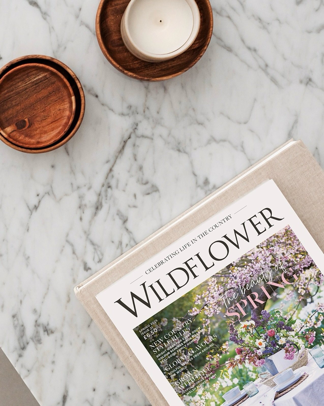 Back in the office after a much needed Easter break, and straight back into designing the Summer issue of @wildflowermagazine. The beautiful Spring issue is in shops now - get it while you can&hellip;

#freelanceartdirector #magazinedesigner #newissu