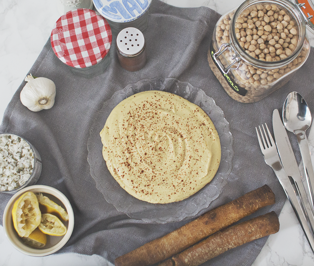 Easy homemade hummus
