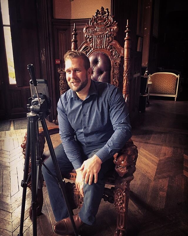 #bts One of our Behind The Scenes photos of Mister Brett from the Friday Lives! Love that chair, its so #gameofthrones !!
Every Friday we go live for the #covidgiftedwedding from @challainchallain to bring you sneak peeks of the chateau, updates and 