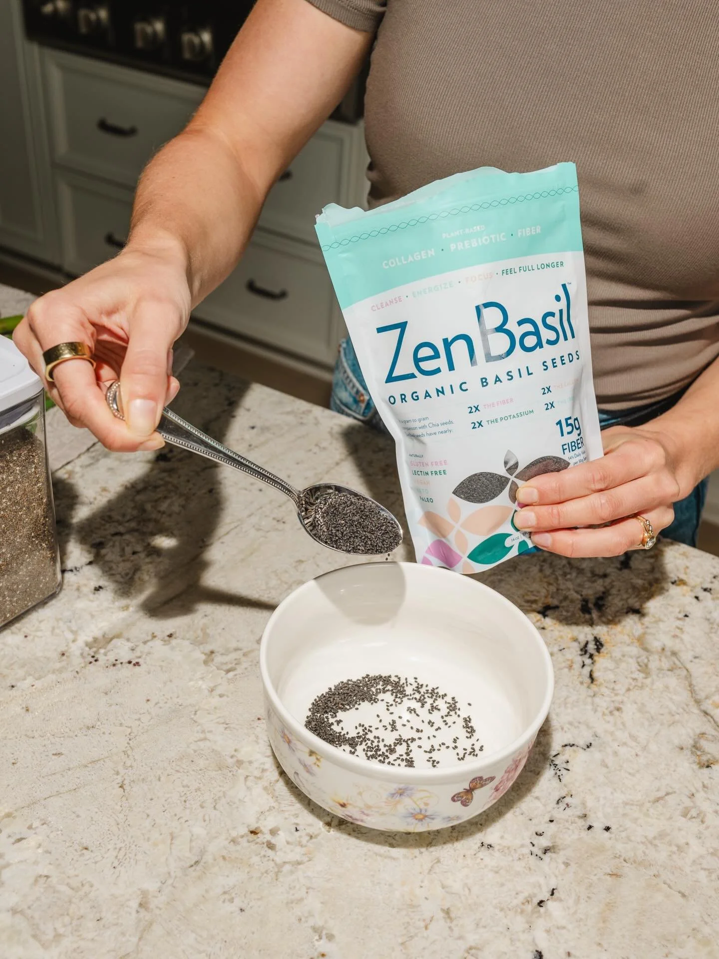 Have you been searching for a fiber-packed, blood sugar-balanced breakfast that actually keeps you full and satisfied? 🤩 

My basil seed oatmeal bowl packs 20g+ of fiber&mdash;more than what some people get in an entire day!

In a bowl, add ⅓ cup qu