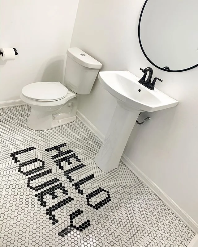 🥳🎉 We finally have a second toilet again! 🥳🎉 This half bath is the first fully-finished room in our basement since we gutted it over a year ago. 🤯 I&rsquo;m so, so happy with how it turned out! 😍 While I want to add something else to add some color (a floor plant, perhaps? 🌿), I think it&rsquo;s such a statement room already! Btw, I&rsquo;m so lucky to have a super talented husband who can bring all my interior design dreams to life. 🥰🤩 Love you lots, @jacobburkett24 ! 😘😘😘