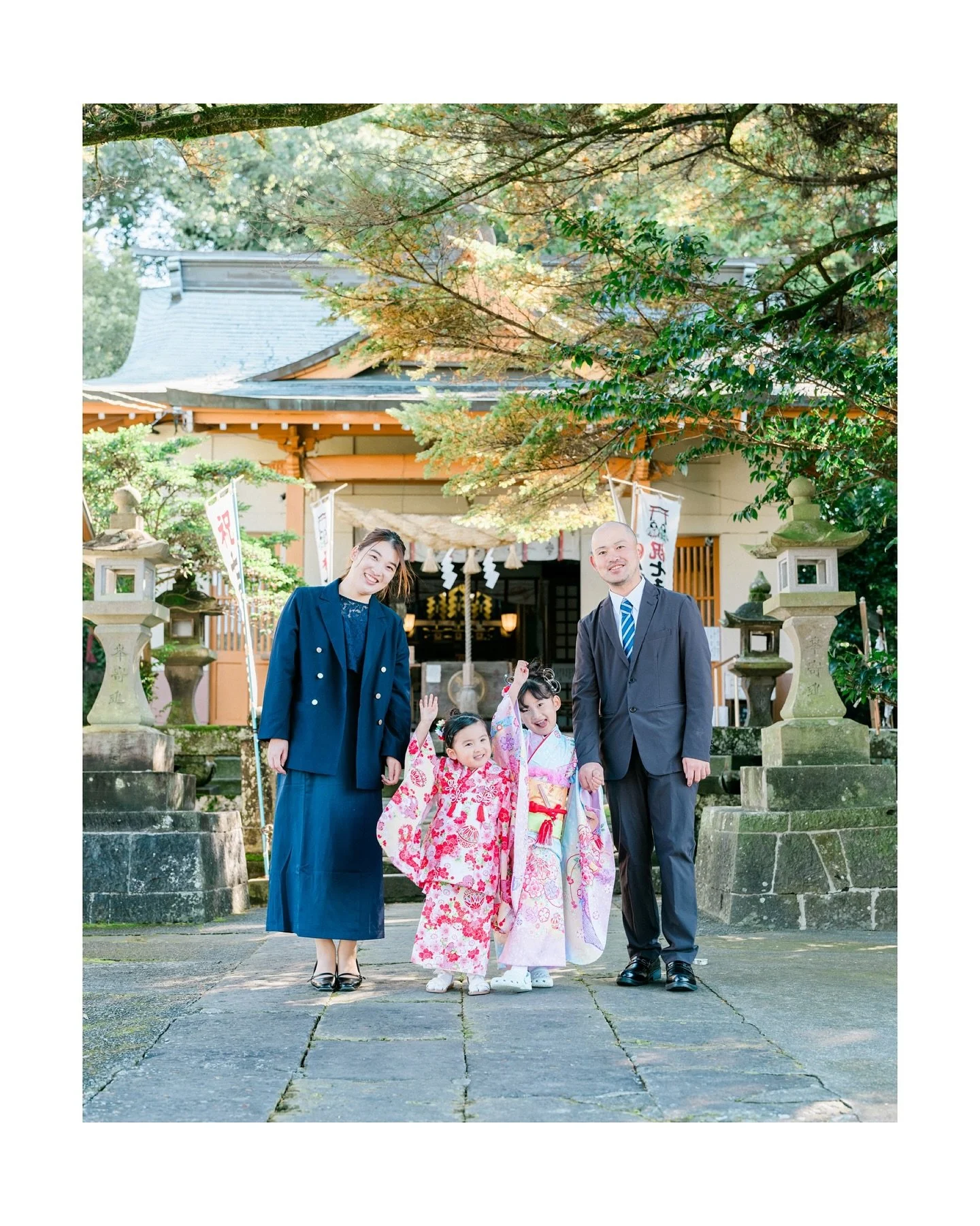 おはようございます、アニュのあらかわです。

元気いっぱい姉妹の七五三。
スタジオと地元の神社での撮影。

ご縁いただきありがとうございました！

2025年10月11月
（午前枠）土日でもまだ少し空きがございます。
・スタジオと神社の撮影をしたい！
・兄弟姉妹、主役が2人いるけど大丈夫？
・遠方だけど出張できるかな？

喜んでお手伝いさせていただきます。
お問い合わせ、お待ちしております！

___________________

anu 結婚と家族の写真アニュ
@helloanu_ 

#