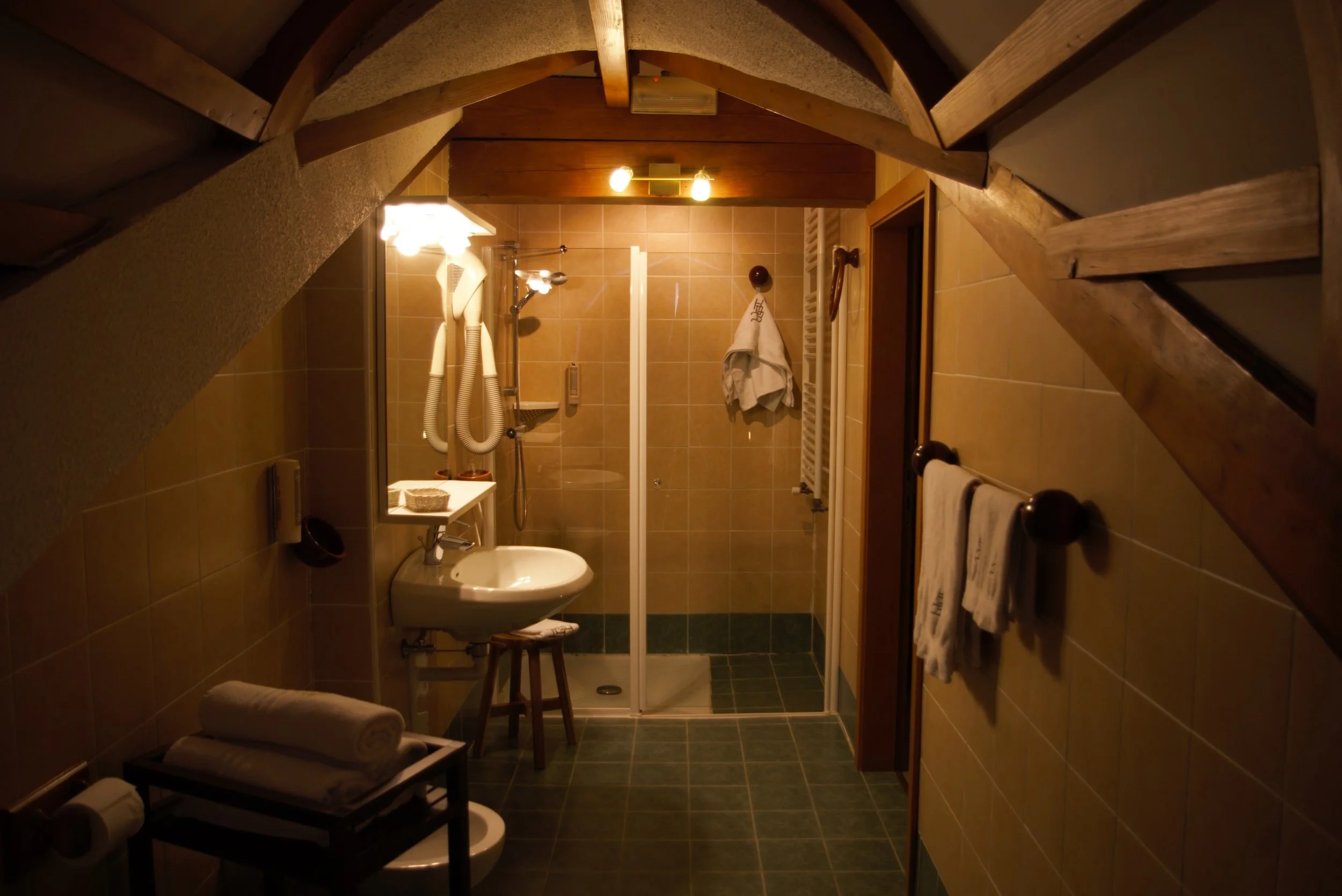 ANDALO - Hotel Dal Bon - Bagno camera in mansarda