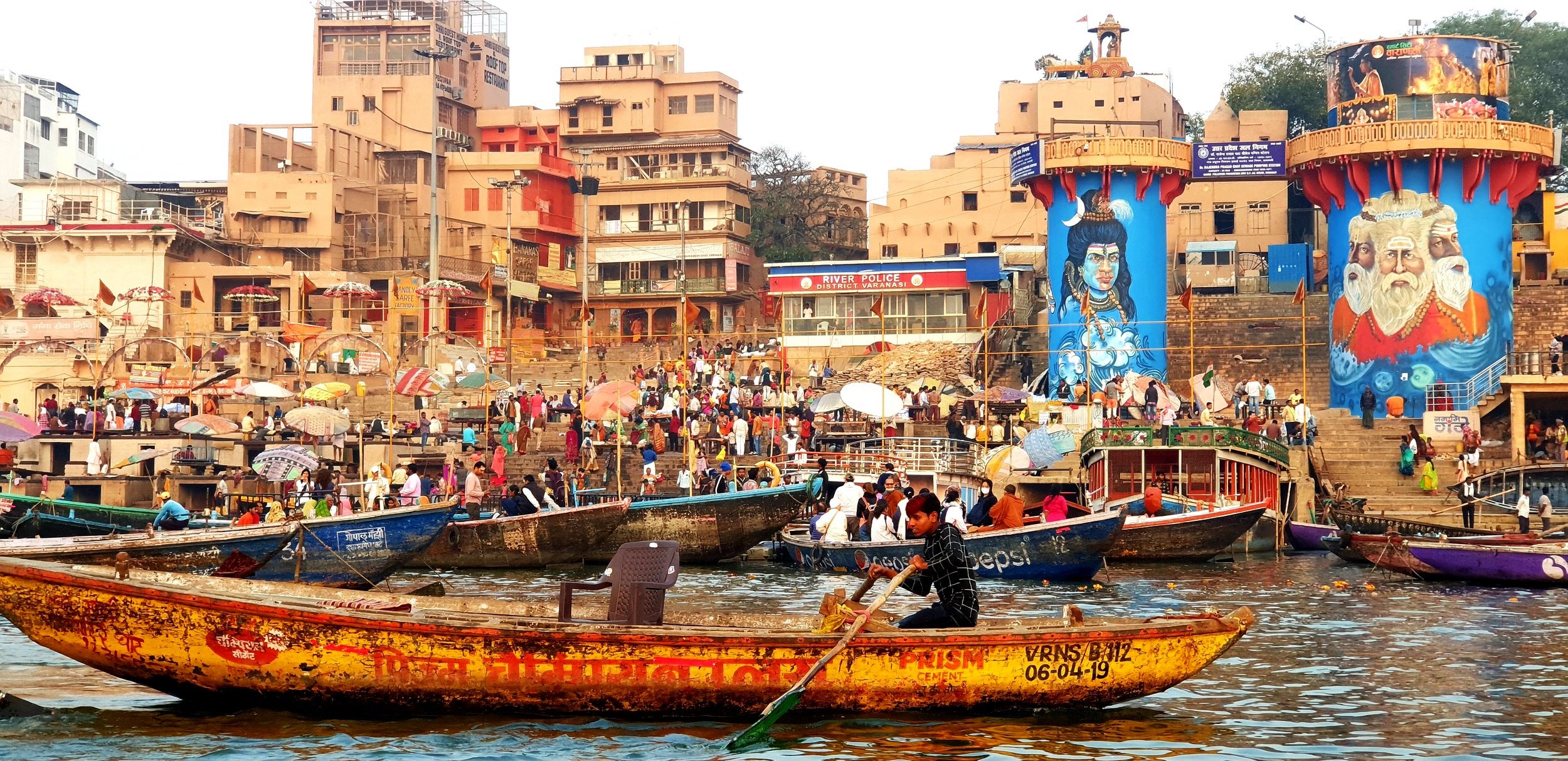 Varanasi+ghats.jpg