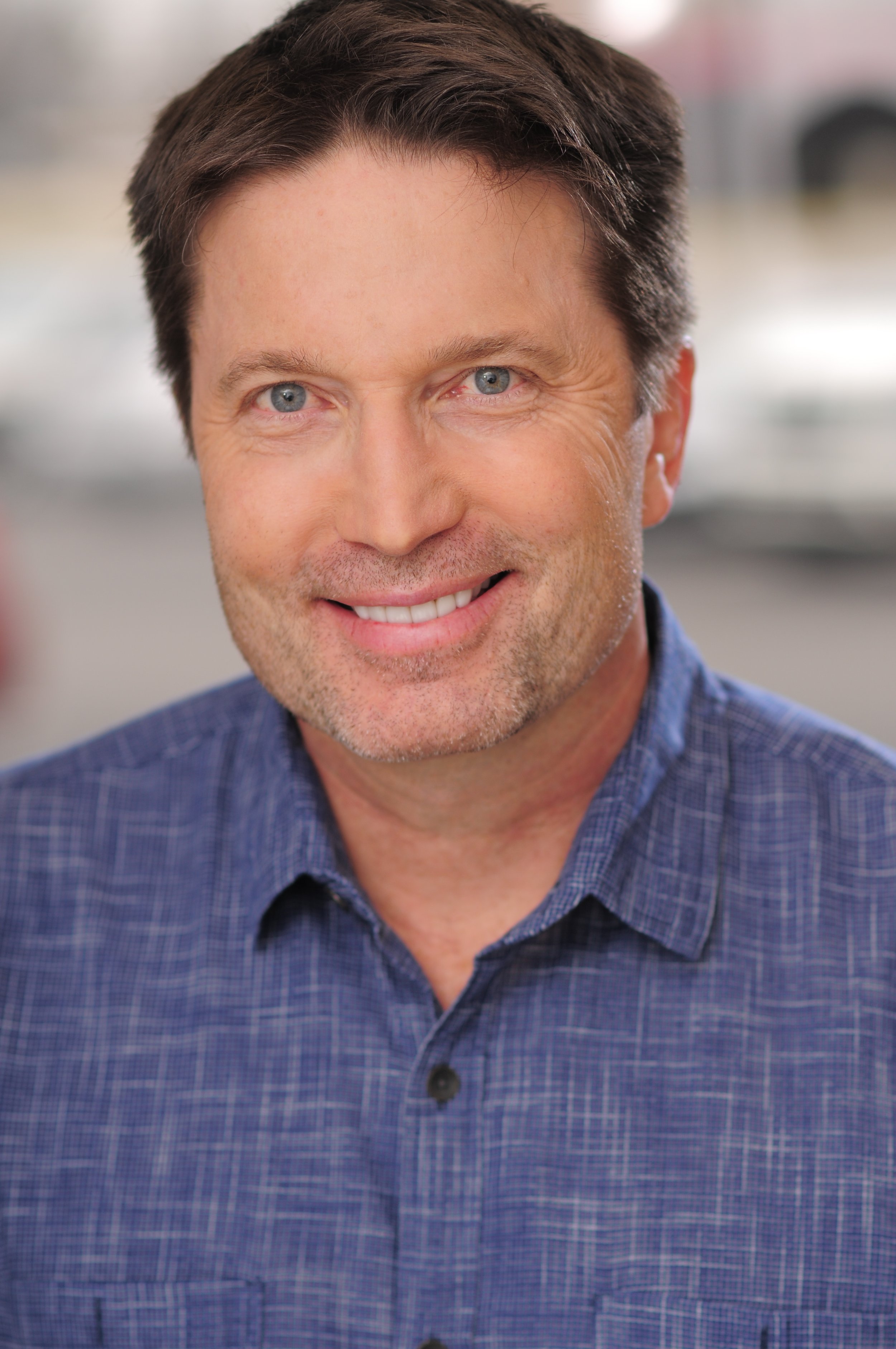 Headshot - Smile 4400.JPG