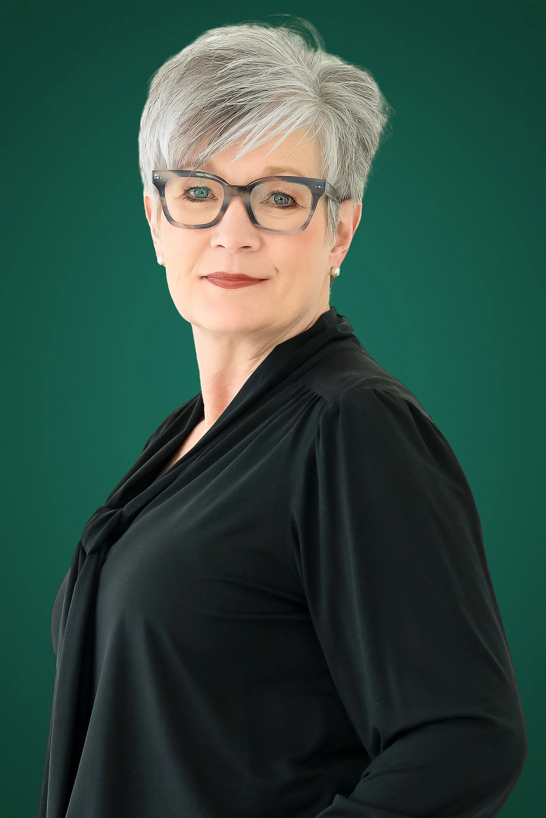 Headshot 2 Pam White.jpg