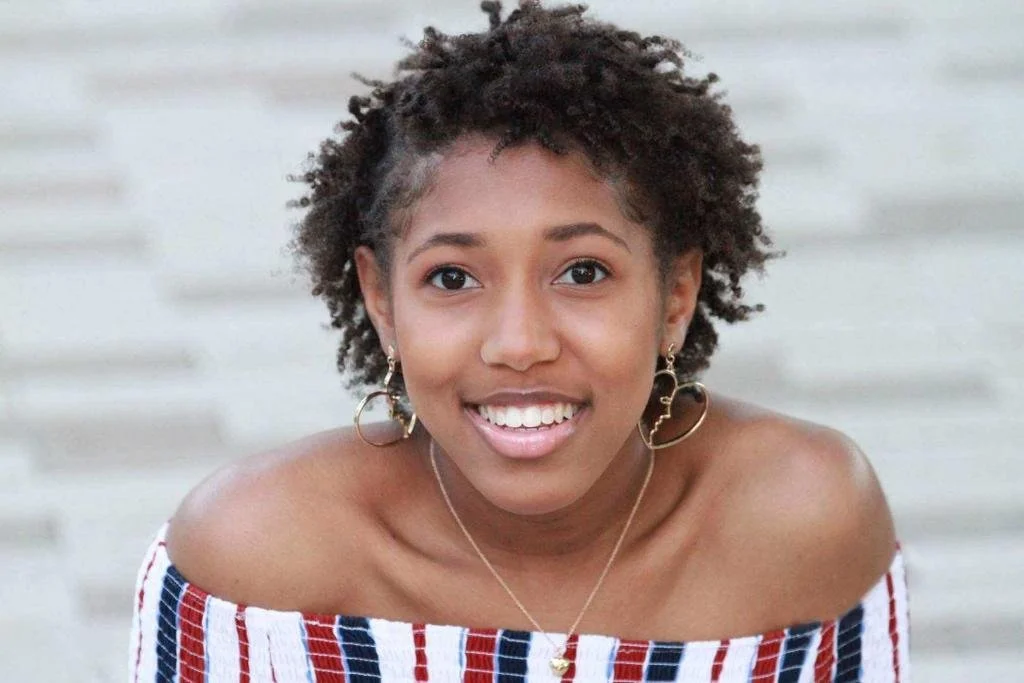 Headshot 2021 Erin Nicole.JPG