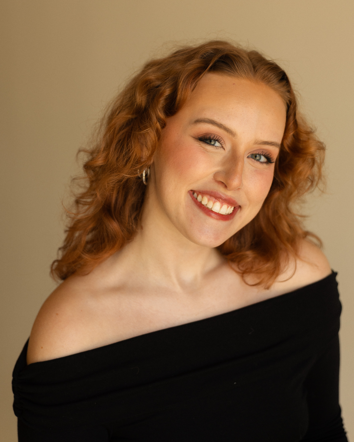 Headshot 2 Maddy Grimes.png