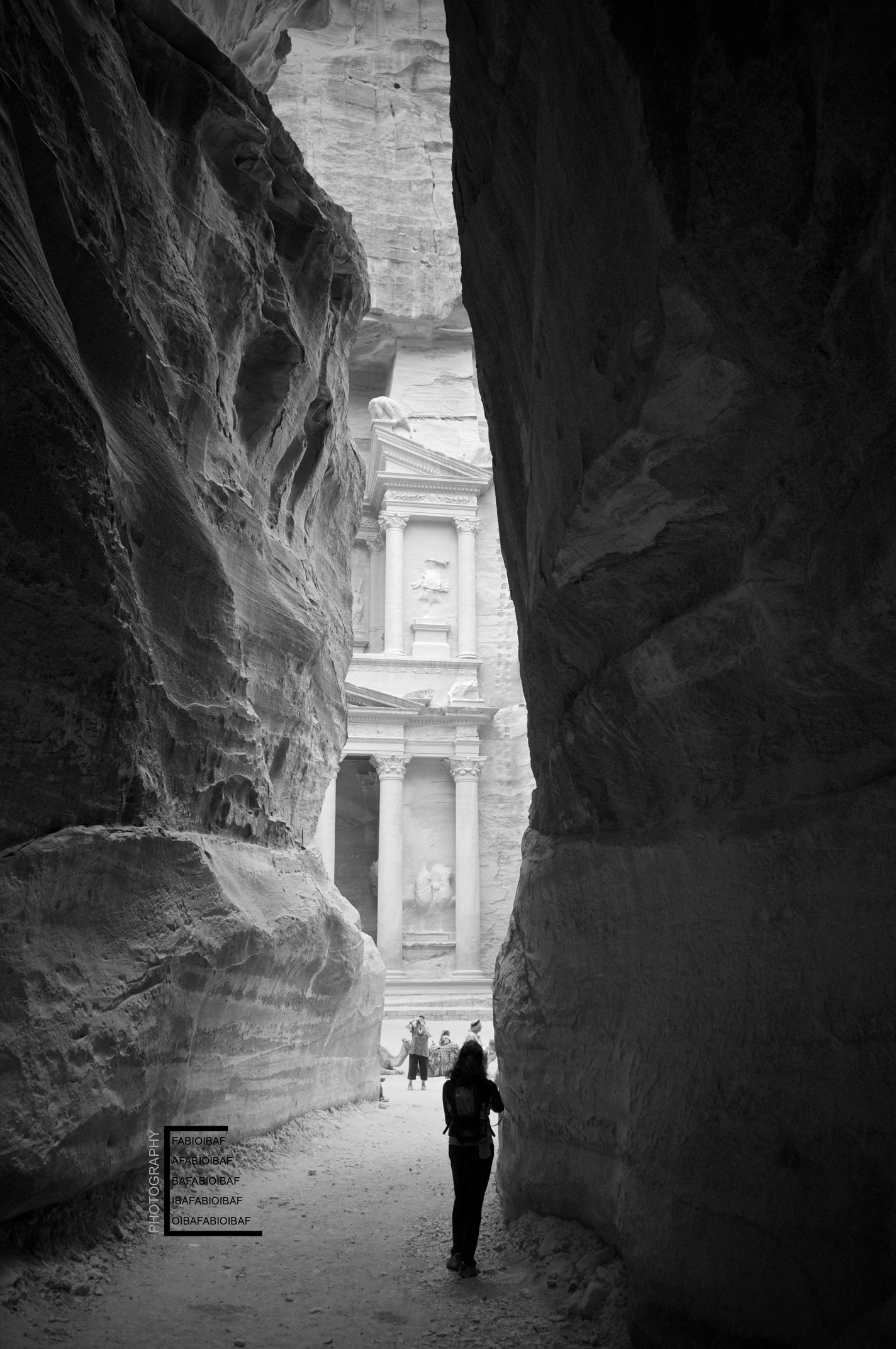 Petra---treasury-from-siq-bw.jpg