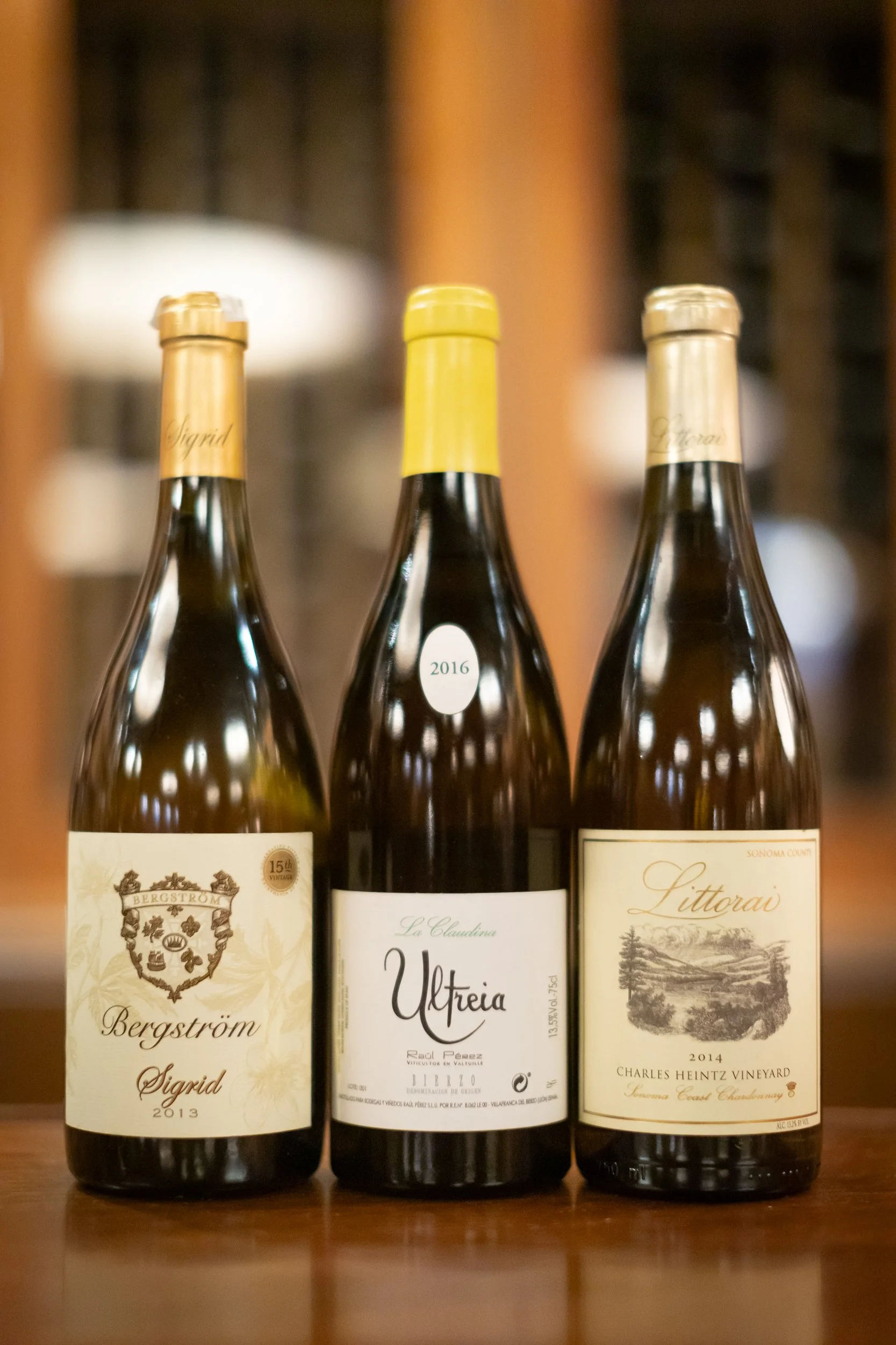 Holiday Vintage Bold Whites