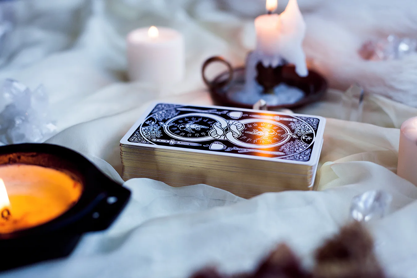 Image show This Might Hurt Tarot deck gilded gold edges, which are shining gold.