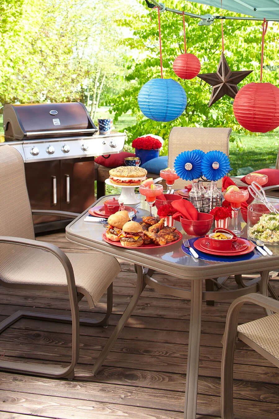 Sandra_Lee-american-tablescape.jpg