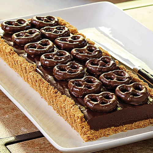 food-chocolate-pretzel-tart.jpg