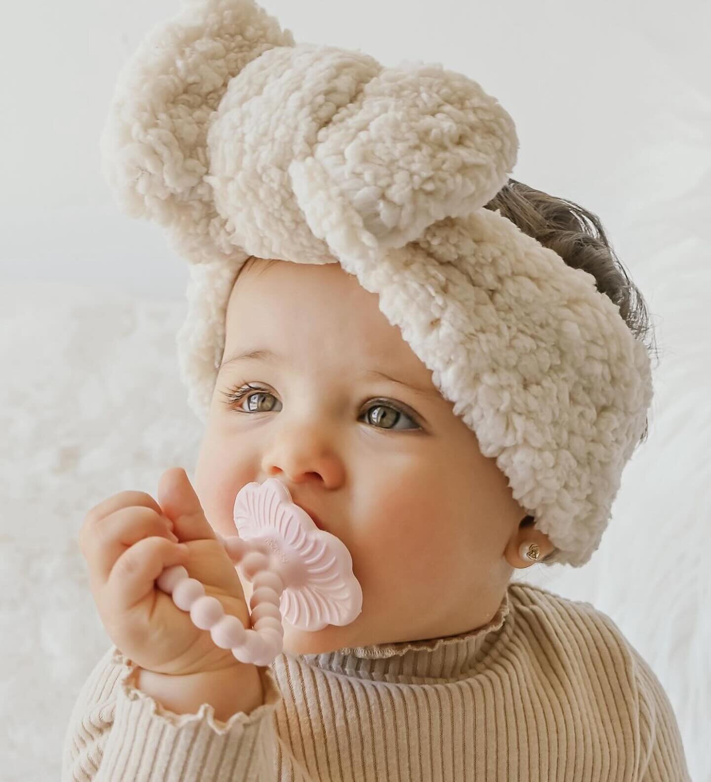 A berry cute teether. This teether we designed allows kiddos to get to be back teeth and also soothe gums and back teeth. 🦷 🍓