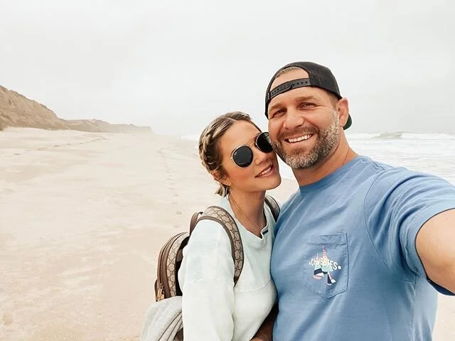 Happy and free with our toes in the sea! 🌊❤️
