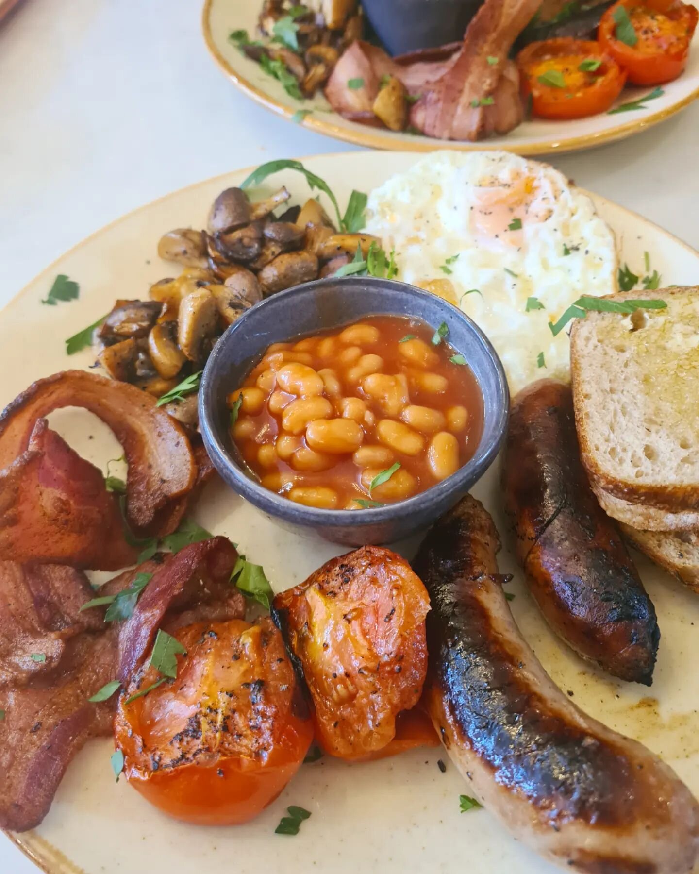 What better way to take your mind of the Tuesday morning blues than with a hearty Full English?🍳🫖🥓

Our delicious breakfast &quot;The Works&quot; is made with meat sourced from local butchers, farm fresh eggs and the best ingredients you will find