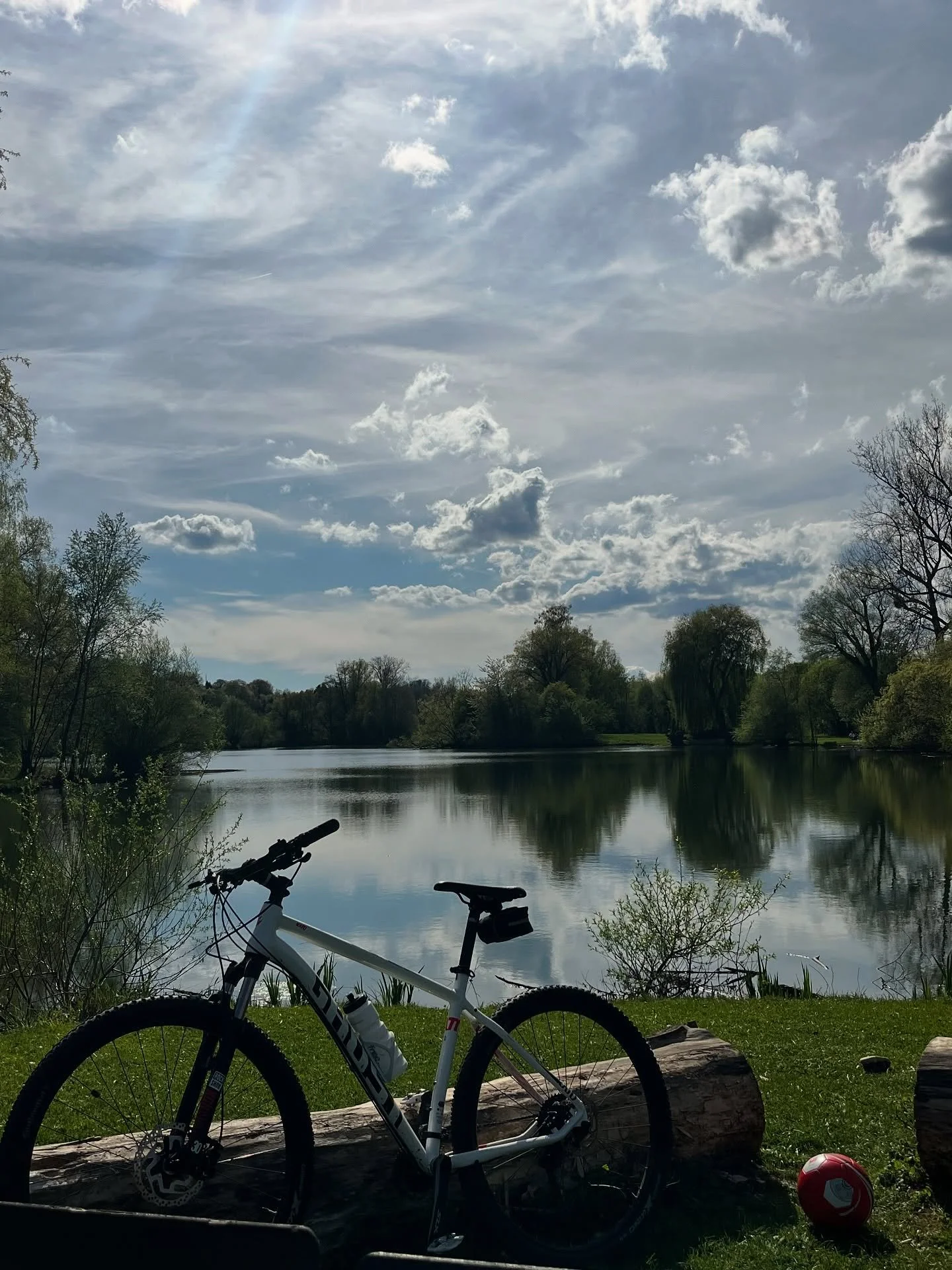 Hello September👋

🐟 So | 7.9. | ab 12:00 - Forellen-Grillerei

🌳 Sa | 20.9. | 14:45 - Naturerlebnis f&uuml;r die Sinne mit @daniela_waldliebe

🎶 Sa | 20.9. | ab 16:00 - Techno-Beats mit @rumpelkammernuertingen 

❓Fr | 26.9. | 19:00 - Pubquiz mit 