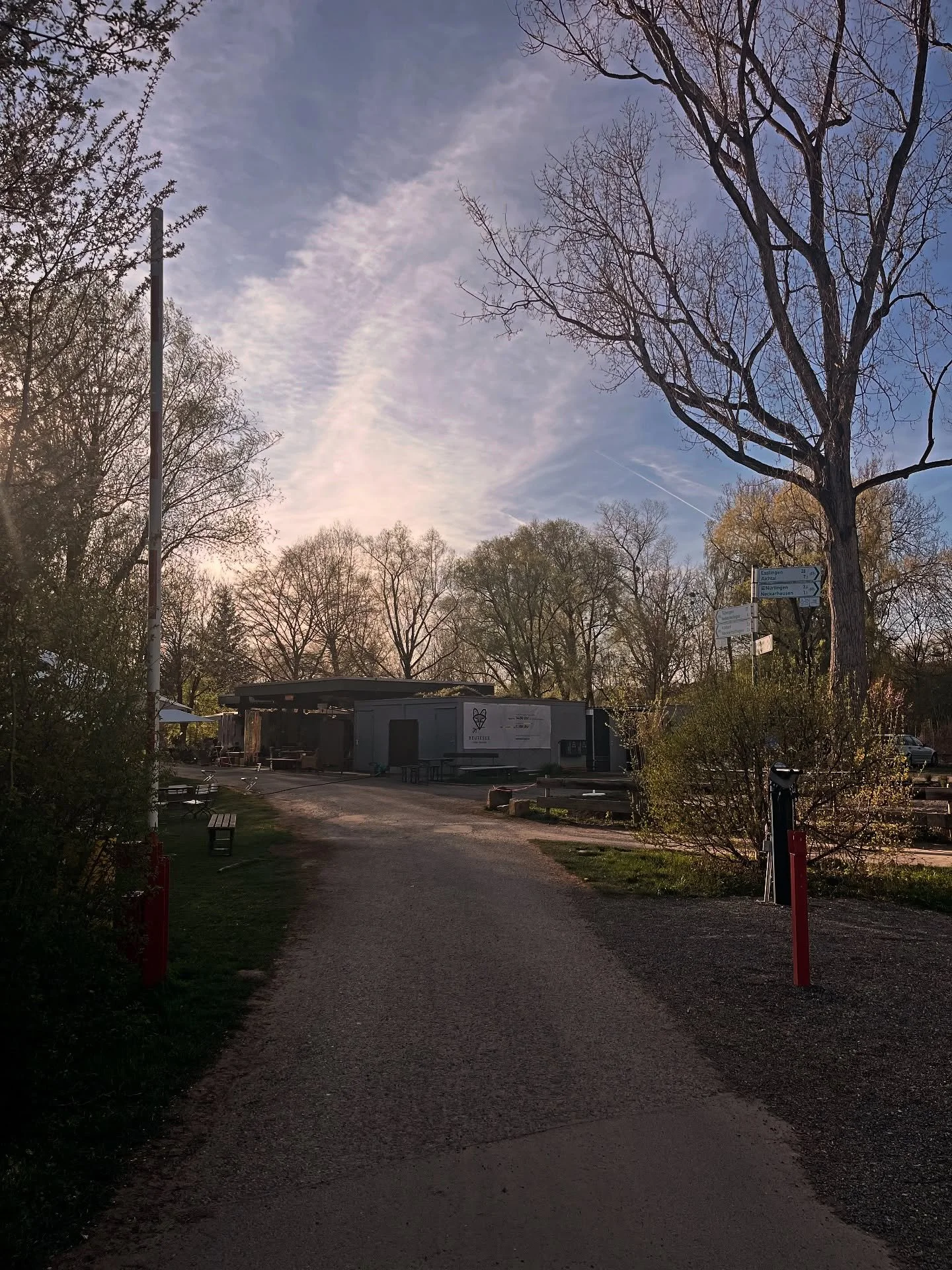 📣 Events, Events, Events 🙌

🎶 Sa | 5.7. | ab 16:00 - Techno-Beats mit @rumpelkammernuertingen 

🎧 Do | 10.7. | 19:00 - Mondkraft, Erdenergie &amp; Sonnentanz: Silent Dance mit @carmen.merstadt 

🎶 Sa | 19.7. | ab 16:00 - Elektronische Tanzmusik 