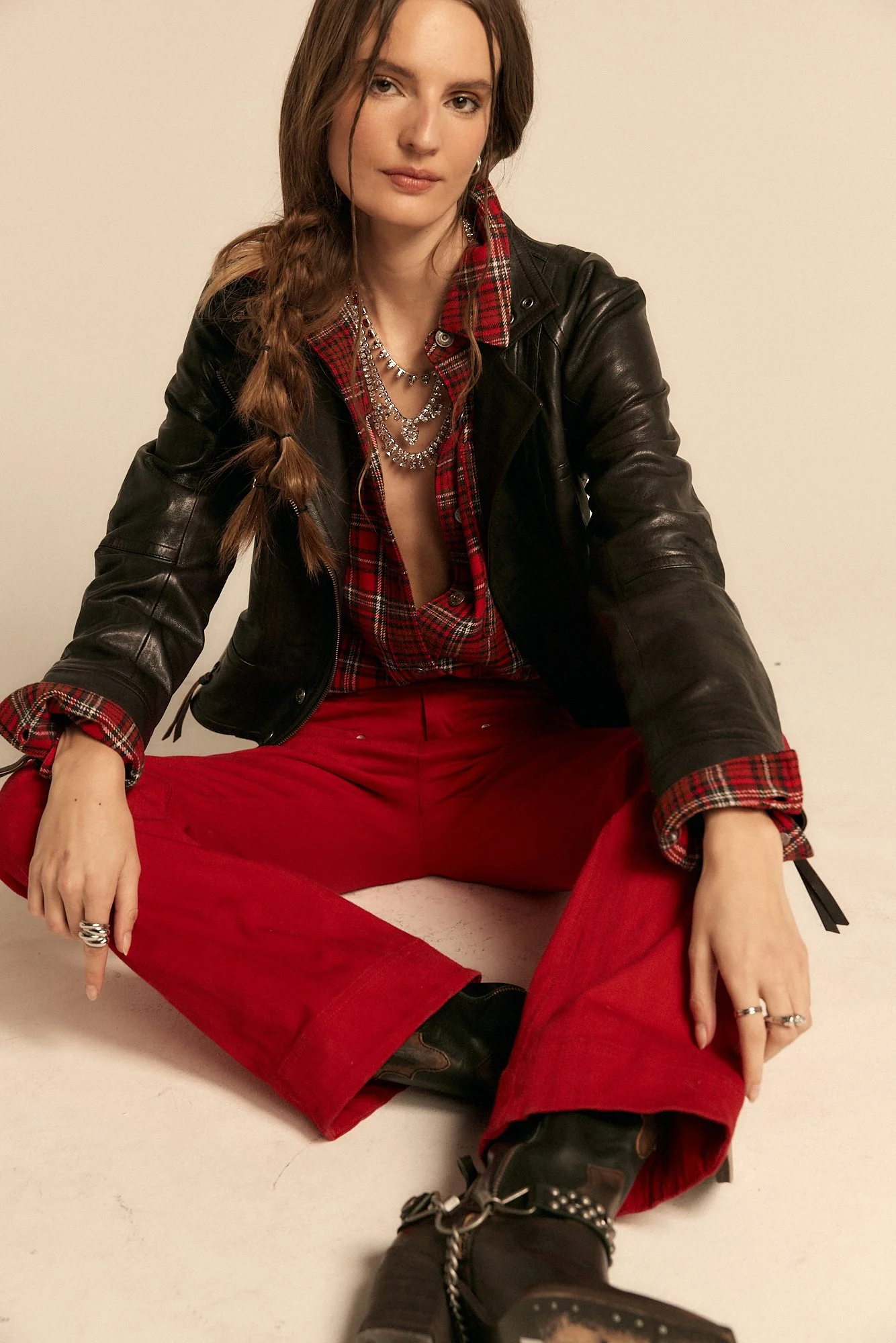 20251120_HolidayUnexpectedHP_PrintSkinnyScarves_StripeEdit_Austin_Amanda_Tilda19332.jpg