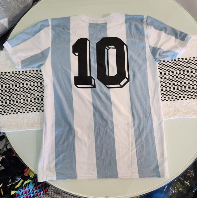 Mario Kempes' retro Argentina soccer kit