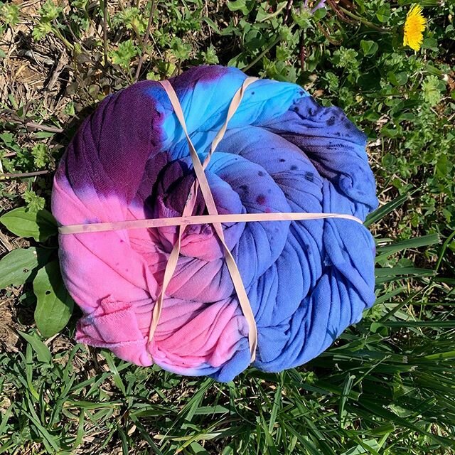 It&rsquo;s almost Tie Dye Time! This coming Sunday June 28 in the parking lot of Preston Arts Center Jeffersonville. Come make your own tie dyed shirt. Space is limited to ensure social distancing and registration closes Friday. Sign up at Lyndalbusc