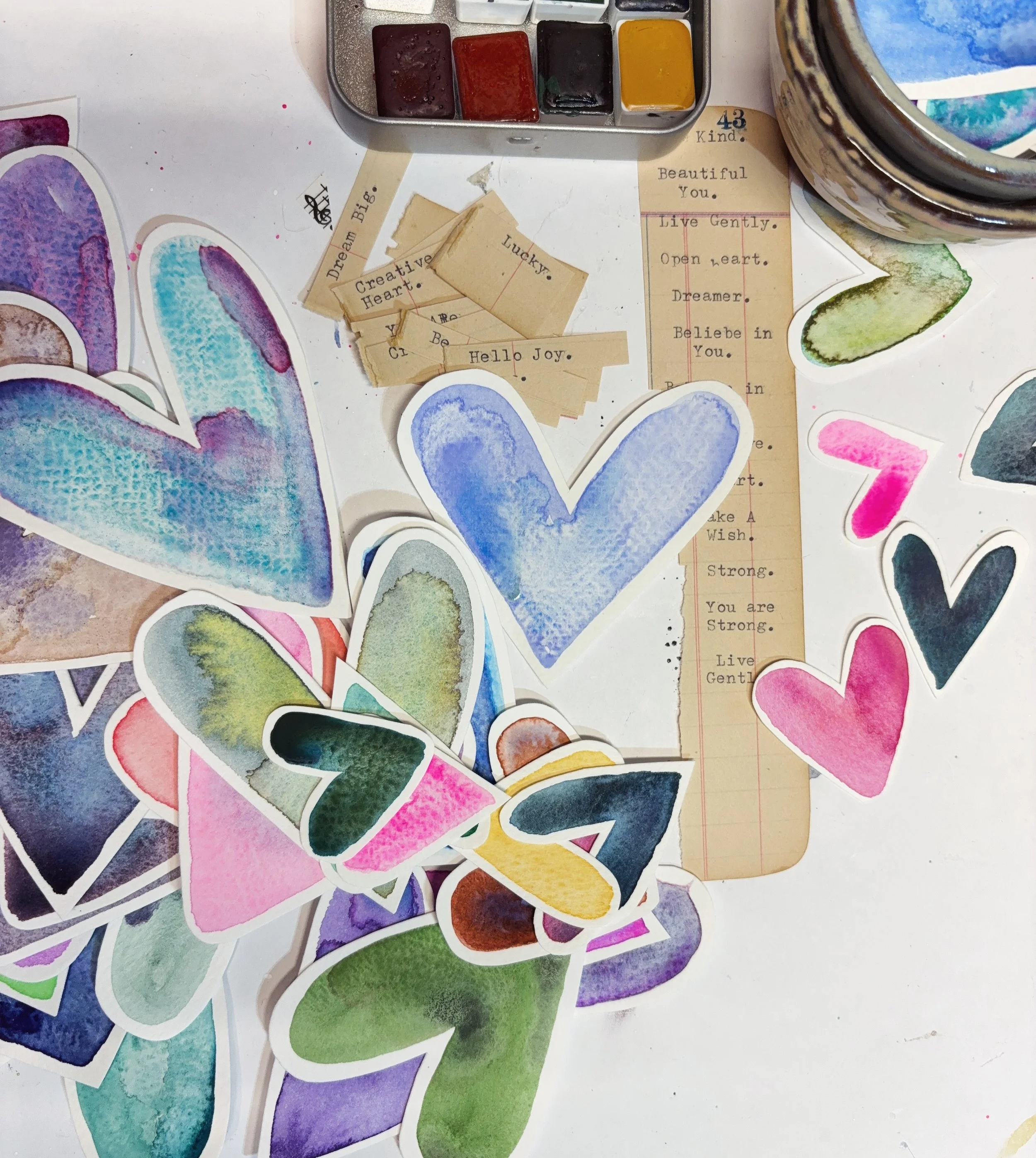 Hearts, Words and a Strawberry Mint Lemonade. A peek of Friday. 🍋 🍓 
.
.
.
#soulpositive #soulpositiveconnection #kristinazzaro #kristinazzaroart #watercolorhearts